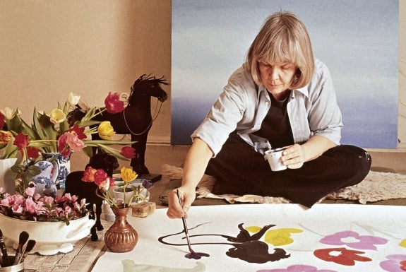 Maija Isola – Ikonen bakom Marimekko Maalaisruusu